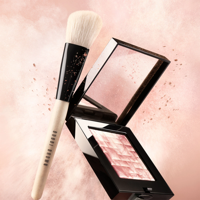 Фото Хайлайтер для лица Bobbi Brown Pink Glow, 8 г Bobbi Brown Pink Glow