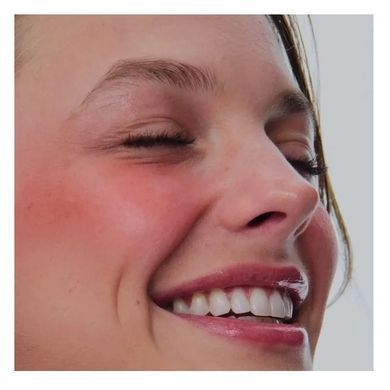 Кремові рум'яна Rhode Pocket Blush Freckle