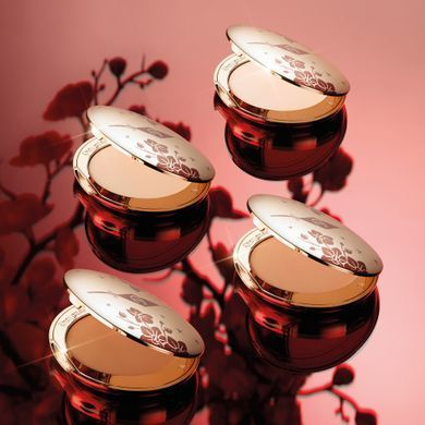 Фото Компактна пудра для обличчя Charlotte Tilbury Airbrush Flawless Finish Lunar New Year 1 Fair/Pale 1 Fair Pale